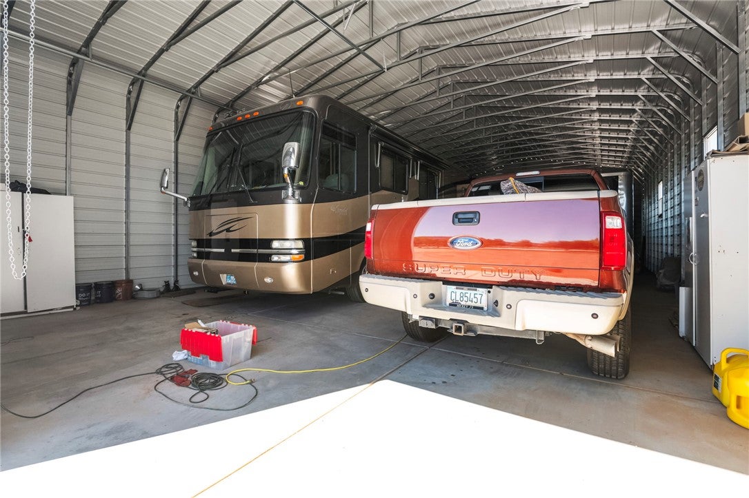 Kingman, Arizona, 86409, United States, 5 Bedrooms Bedrooms, ,5 BathroomsBathrooms,Residential,Active,1946324