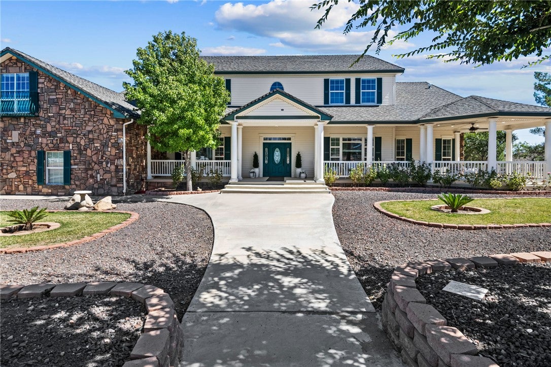 Kingman, Arizona, 86409, United States, 5 Bedrooms Bedrooms, ,5 BathroomsBathrooms,Residential,Active,1946324