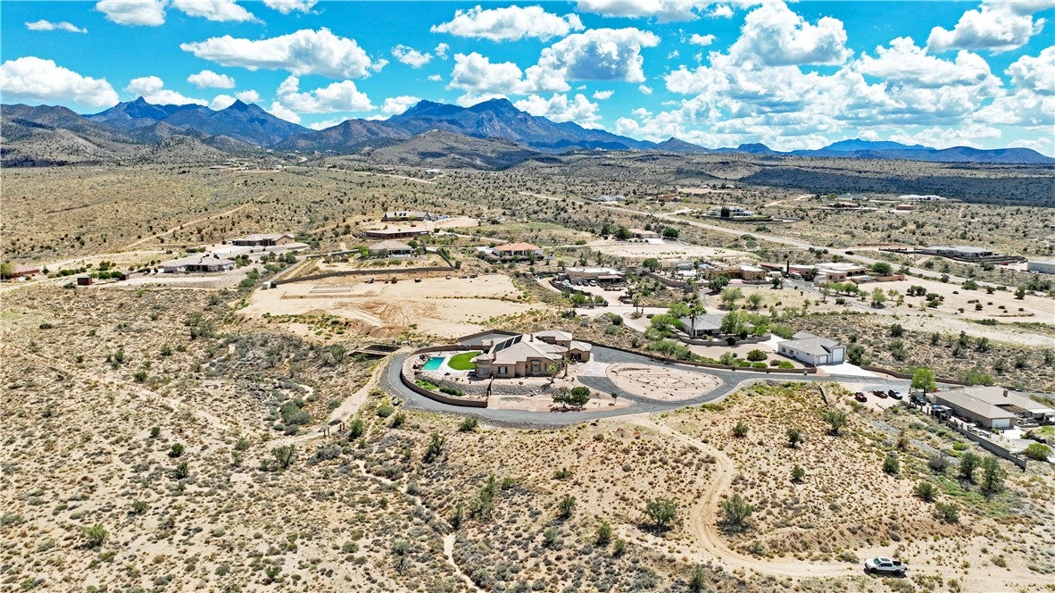 Kingman, Arizona, 86401, United States, 5 Bedrooms Bedrooms, ,5 BathroomsBathrooms,Residential,Active,1945052