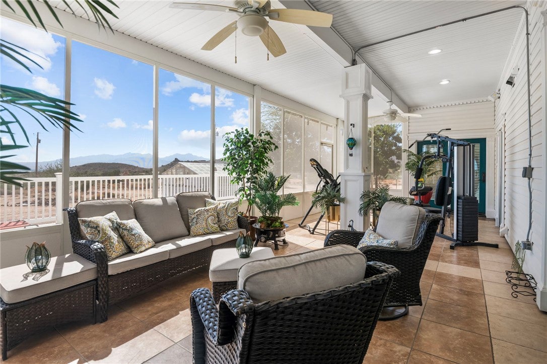 Kingman, Arizona, 86409, United States, 5 Bedrooms Bedrooms, ,5 BathroomsBathrooms,Residential,Active,1946324