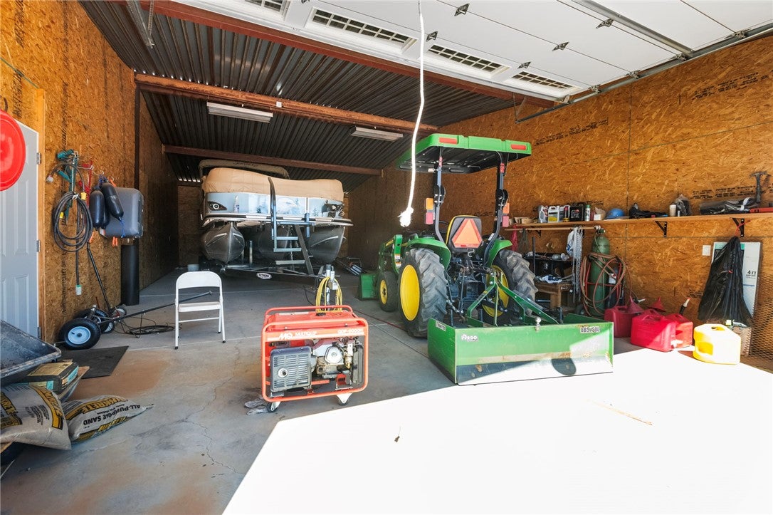 Kingman, Arizona, 86409, United States, 5 Bedrooms Bedrooms, ,5 BathroomsBathrooms,Residential,Active,1946324