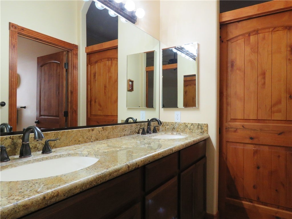 Kingman, Arizona, 86401, United States, 5 Bedrooms Bedrooms, ,5 BathroomsBathrooms,Residential,Active,1945052