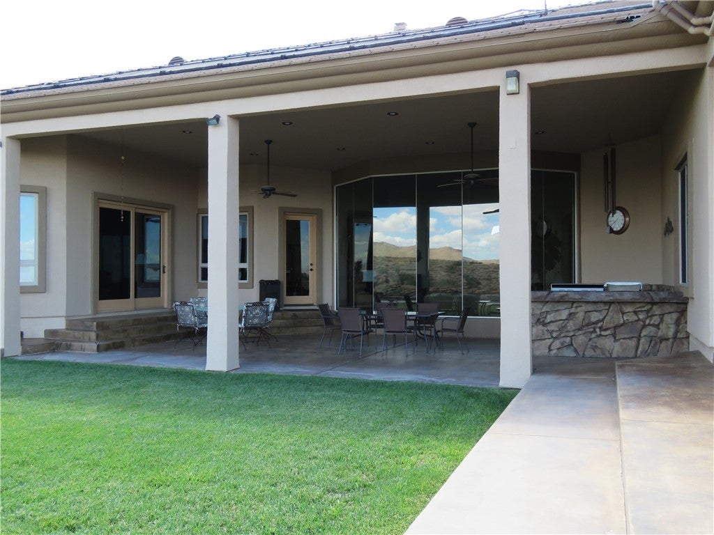 Kingman, Arizona, 86401, United States, 5 Bedrooms Bedrooms, ,5 BathroomsBathrooms,Residential,Active,1945052