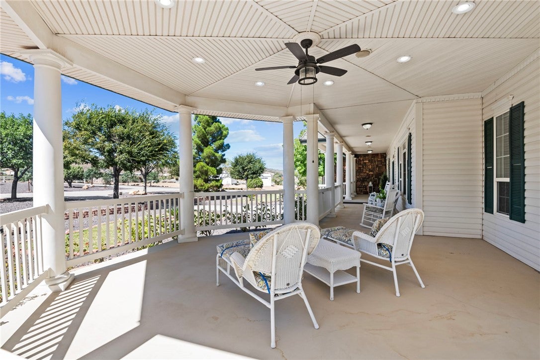 Kingman, Arizona, 86409, United States, 5 Bedrooms Bedrooms, ,5 BathroomsBathrooms,Residential,Active,1946324