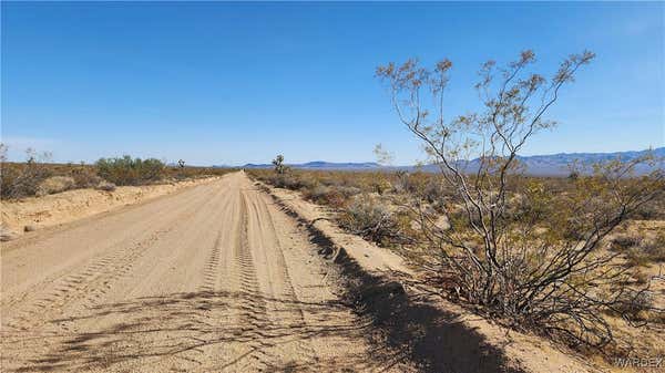 606C S BILLY THE KID ROAD, YUCCA, AZ 86438, photo 4 of 17