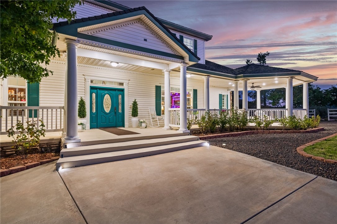 Kingman, Arizona, 86409, United States, 5 Bedrooms Bedrooms, ,5 BathroomsBathrooms,Residential,Active,1946324