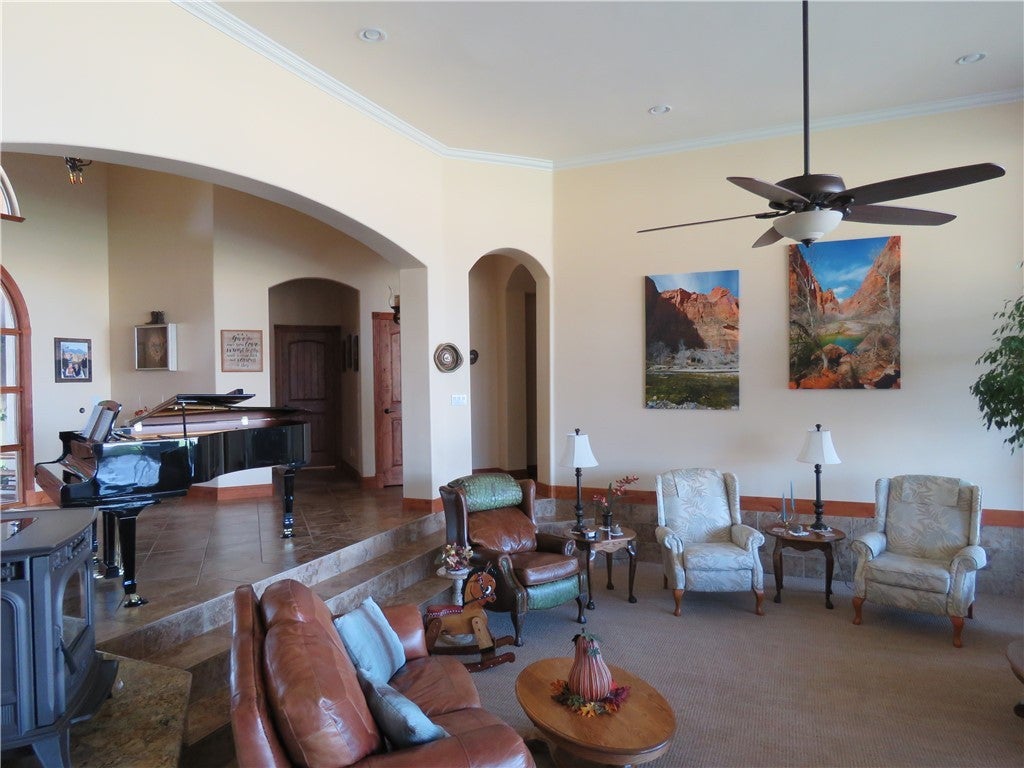 Kingman, Arizona, 86401, United States, 5 Bedrooms Bedrooms, ,5 BathroomsBathrooms,Residential,Active,1945052