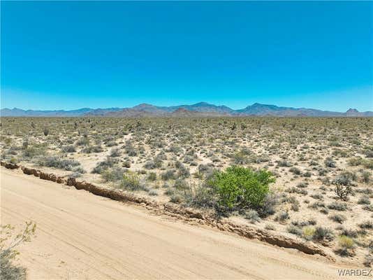 606C S BILLY THE KID ROAD, YUCCA, AZ 86438, photo 3 of 17