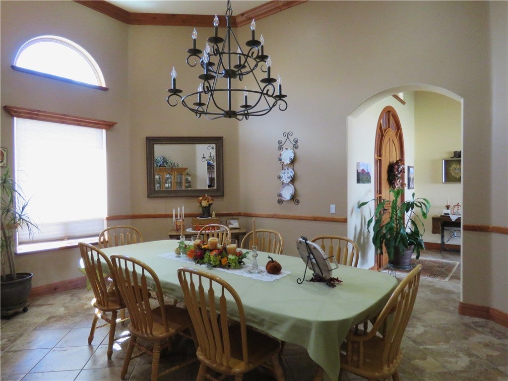 Kingman, Arizona, 86401, United States, 5 Bedrooms Bedrooms, ,5 BathroomsBathrooms,Residential,Active,1945052