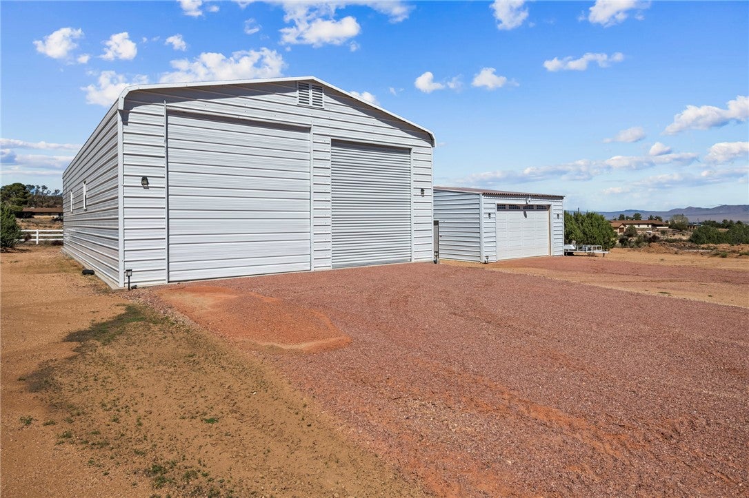 Kingman, Arizona, 86409, United States, 5 Bedrooms Bedrooms, ,5 BathroomsBathrooms,Residential,Active,1946324