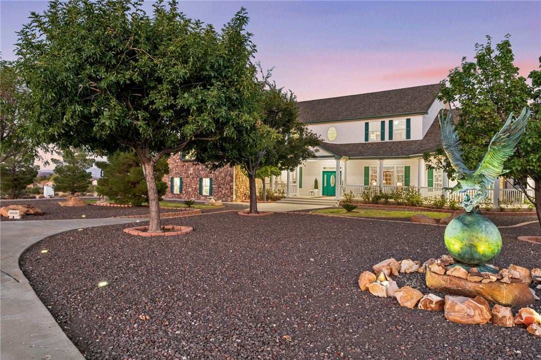 Kingman, Arizona, 86409, United States, 5 Bedrooms Bedrooms, ,5 BathroomsBathrooms,Residential,Active,1946324