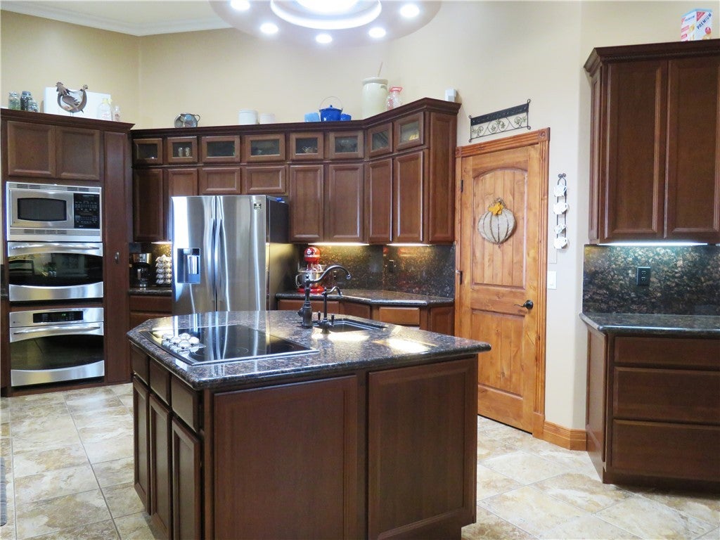 Kingman, Arizona, 86401, United States, 5 Bedrooms Bedrooms, ,5 BathroomsBathrooms,Residential,Active,1945052