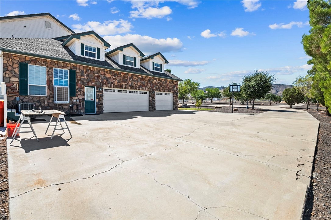 Kingman, Arizona, 86409, United States, 5 Bedrooms Bedrooms, ,5 BathroomsBathrooms,Residential,Active,1946324