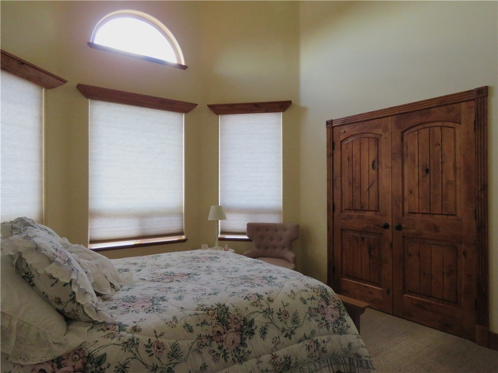 Kingman, Arizona, 86401, United States, 5 Bedrooms Bedrooms, ,5 BathroomsBathrooms,Residential,Active,1945052