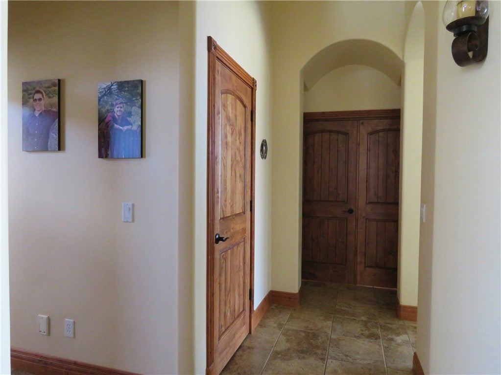 Kingman, Arizona, 86401, United States, 5 Bedrooms Bedrooms, ,5 BathroomsBathrooms,Residential,Active,1945052