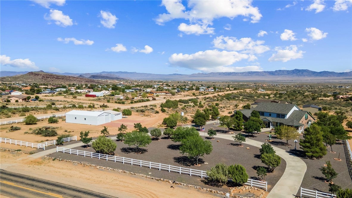 Kingman, Arizona, 86409, United States, 5 Bedrooms Bedrooms, ,5 BathroomsBathrooms,Residential,Active,1946324