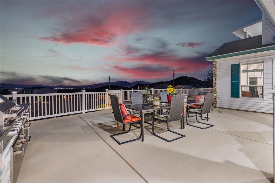 Kingman, Arizona, 86409, United States, 5 Bedrooms Bedrooms, ,5 BathroomsBathrooms,Residential,Active,1946324