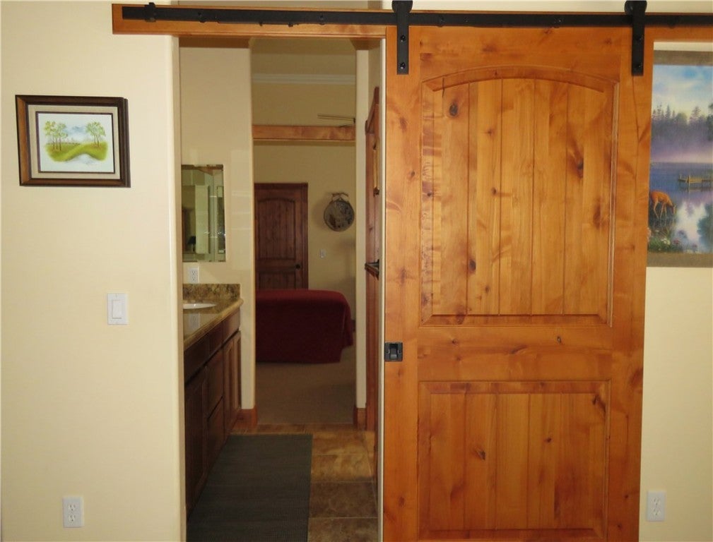 Kingman, Arizona, 86401, United States, 5 Bedrooms Bedrooms, ,5 BathroomsBathrooms,Residential,Active,1945052