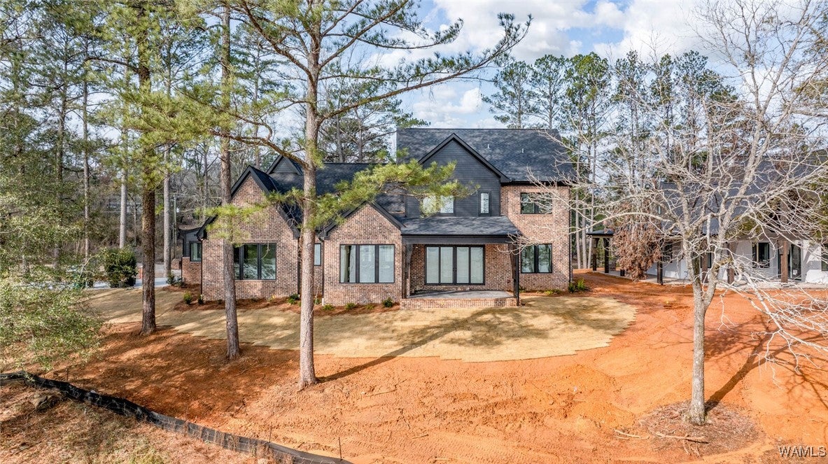 Northport, Alabama, 35475, United States, 4 Bedrooms Bedrooms, ,5 BathroomsBathrooms,Residential,Active,2015450