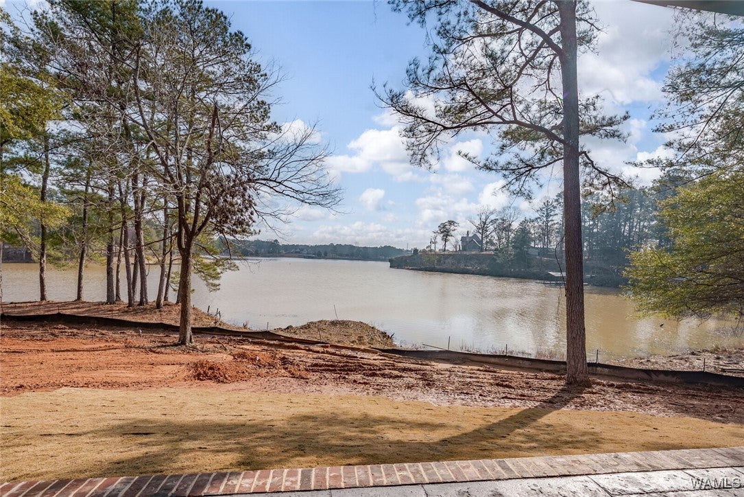 Northport, Alabama, 35475, United States, 4 Bedrooms Bedrooms, ,5 BathroomsBathrooms,Residential,Active,2015450