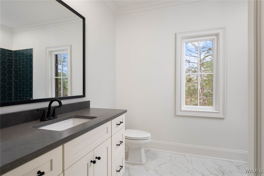 Northport, Alabama, 35475, United States, 4 Bedrooms Bedrooms, ,5 BathroomsBathrooms,Residential,Active,2015450