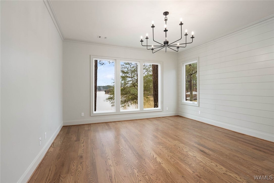 Northport, Alabama, 35475, United States, 4 Bedrooms Bedrooms, ,5 BathroomsBathrooms,Residential,Active,2015450