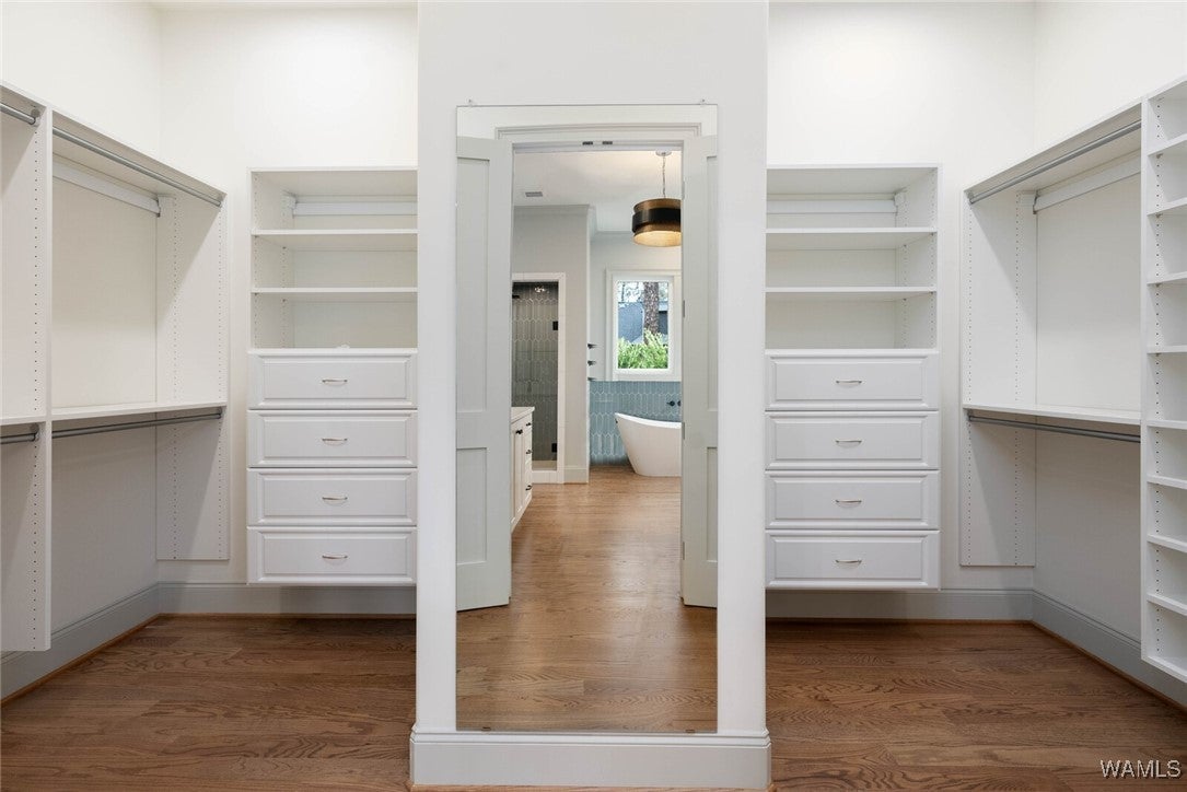 Northport, Alabama, 35475, United States, 4 Bedrooms Bedrooms, ,5 BathroomsBathrooms,Residential,Active,2015450