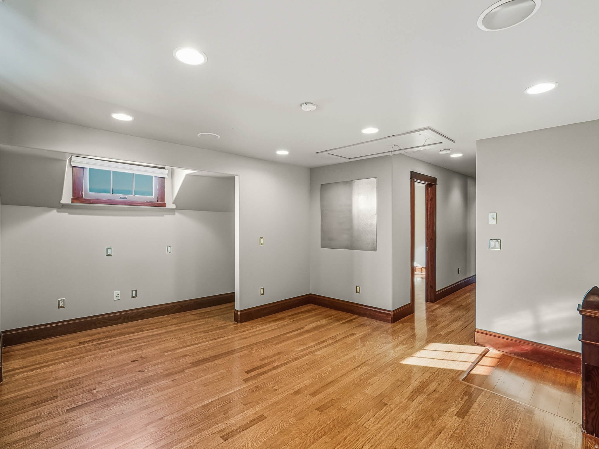 Salt Lake City, Utah, 84105, United States, 6 Bedrooms Bedrooms, ,4 BathroomsBathrooms,Residential,Active,2000214