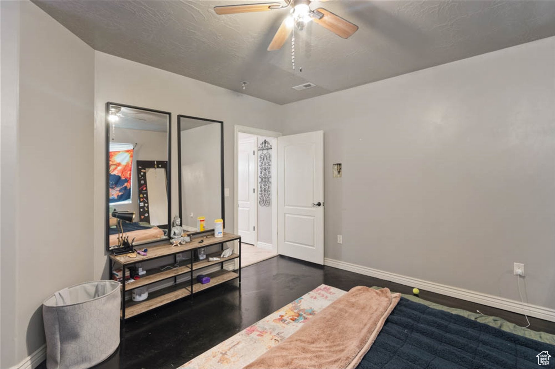 South Jordan, Utah, 84095, United States, 6 Bedrooms Bedrooms, ,4 BathroomsBathrooms,Residential,Active,1876871