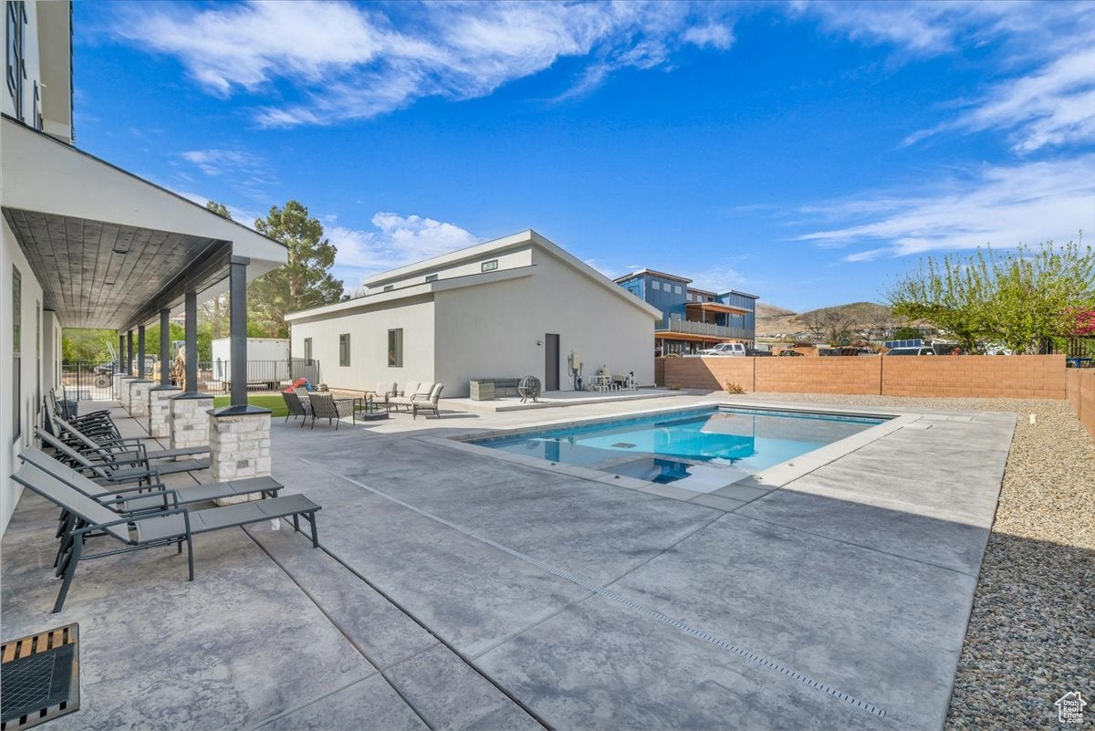 Hurricane, Utah, 84737, United States, 4 Bedrooms Bedrooms, ,5 BathroomsBathrooms,Residential,Active,1762812