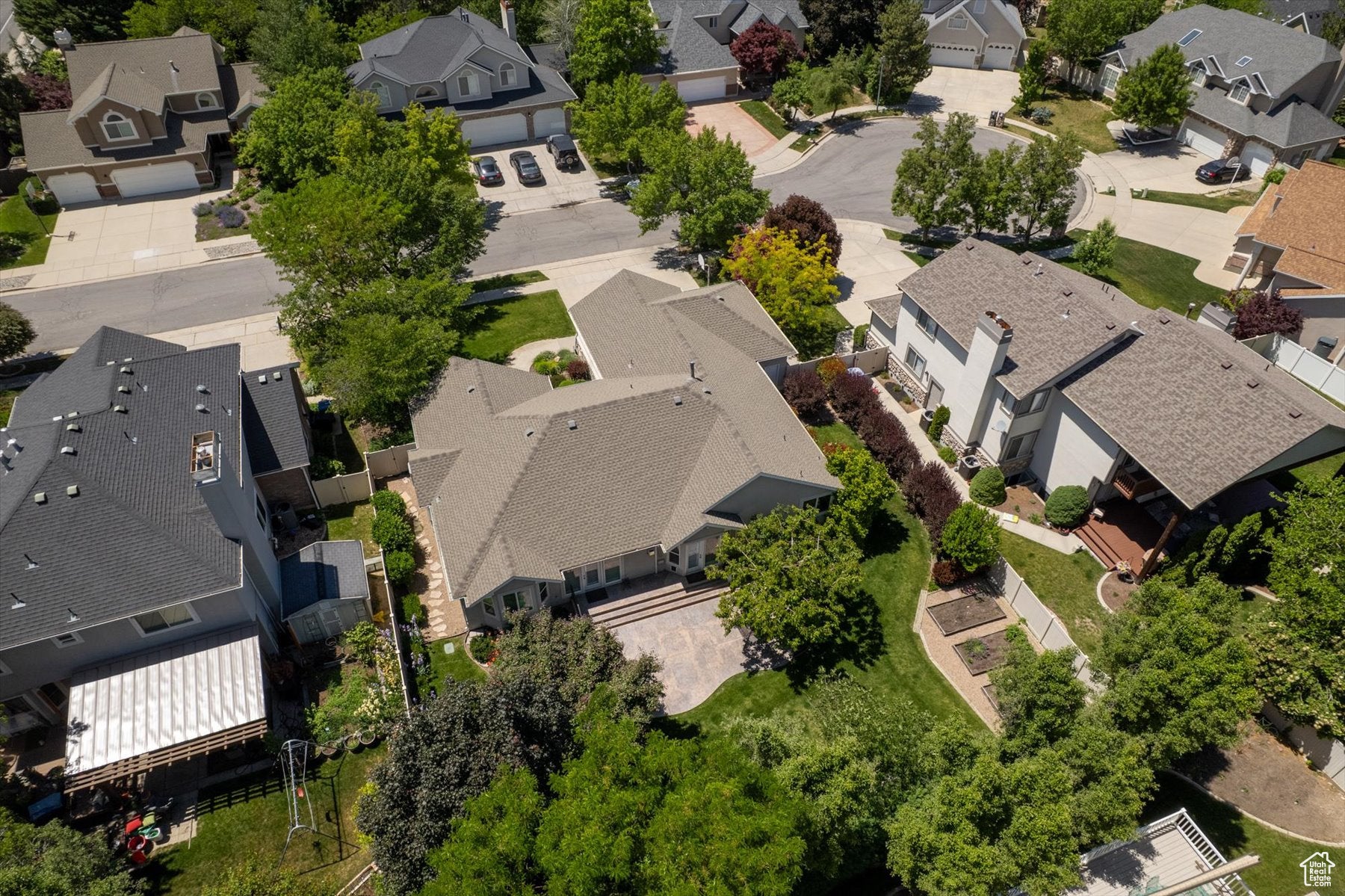 Cottonwood Heights, Utah, 84121, United States, 6 Bedrooms Bedrooms, ,3 BathroomsBathrooms,Residential,Active,1964287