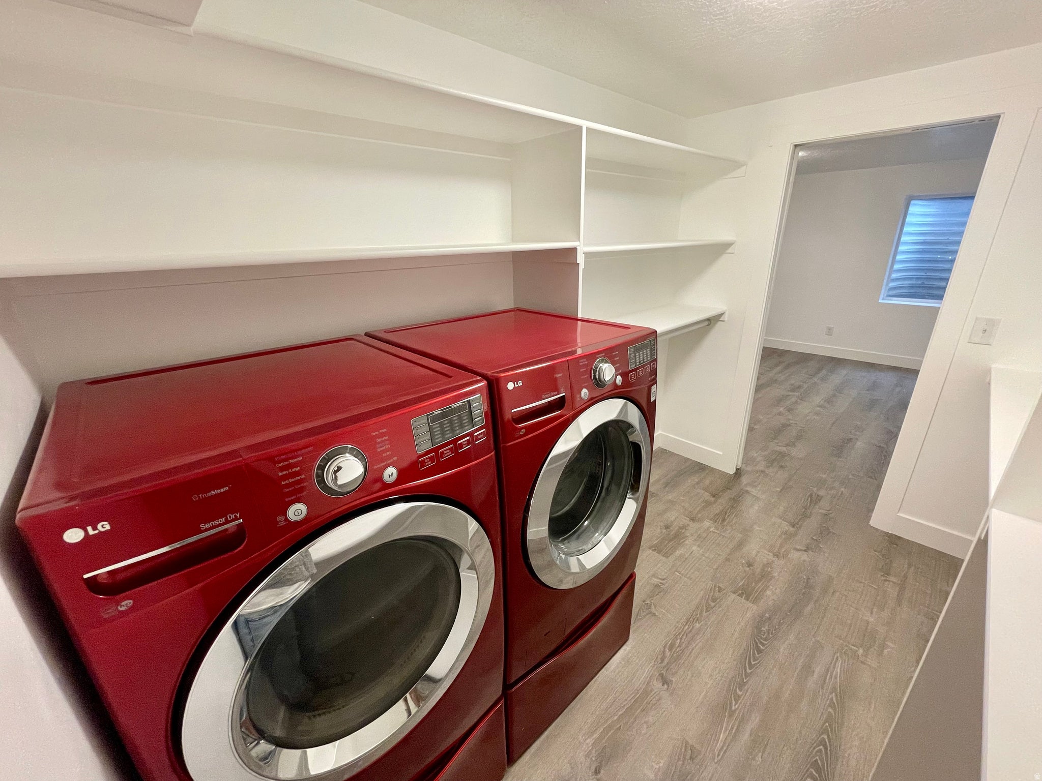 Springville, Utah, 84663, United States, 7 Bedrooms Bedrooms, ,5 BathroomsBathrooms,Residential,Active,2006980