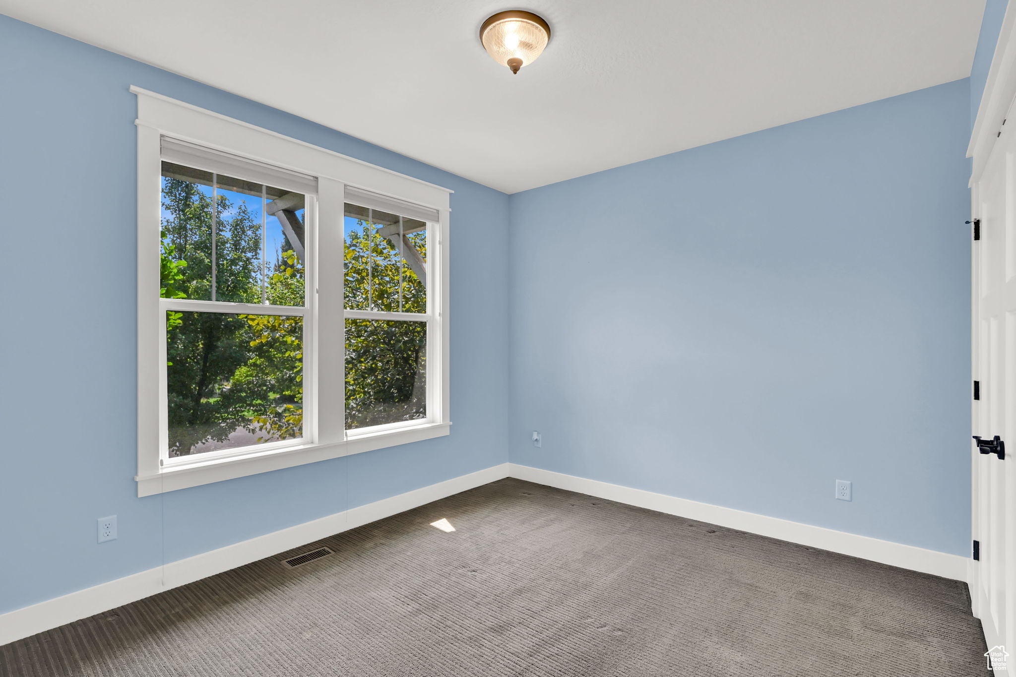 Farmington, Utah, 84025, United States, 5 Bedrooms Bedrooms, ,4 BathroomsBathrooms,Residential,Active,1850687