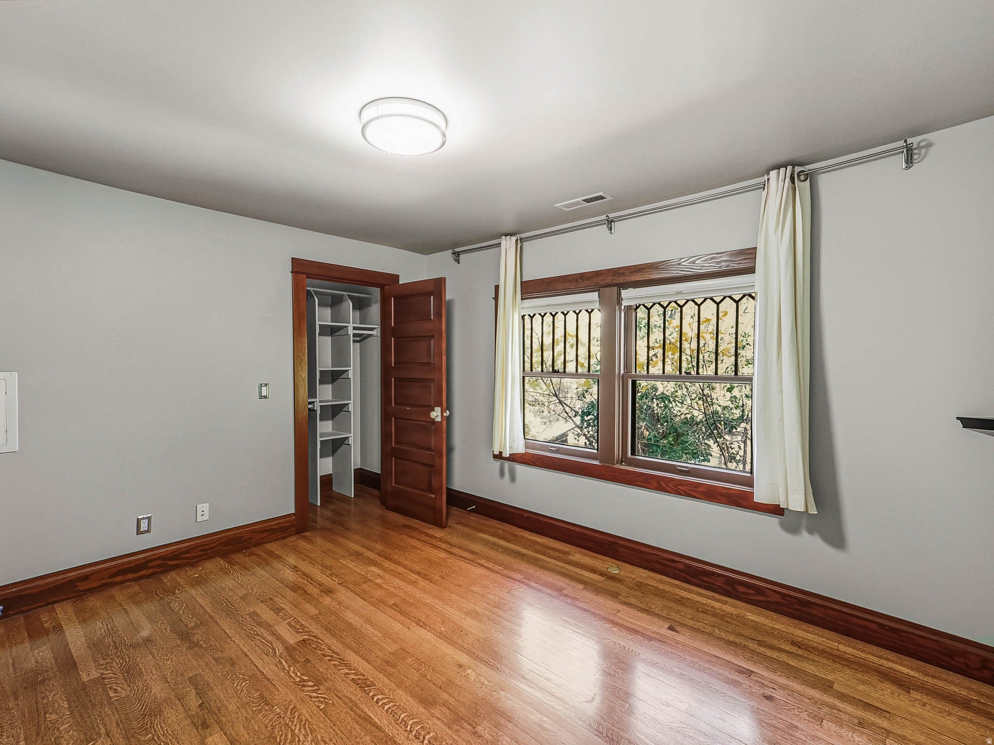 Salt Lake City, Utah, 84105, United States, 6 Bedrooms Bedrooms, ,4 BathroomsBathrooms,Residential,Active,2000214