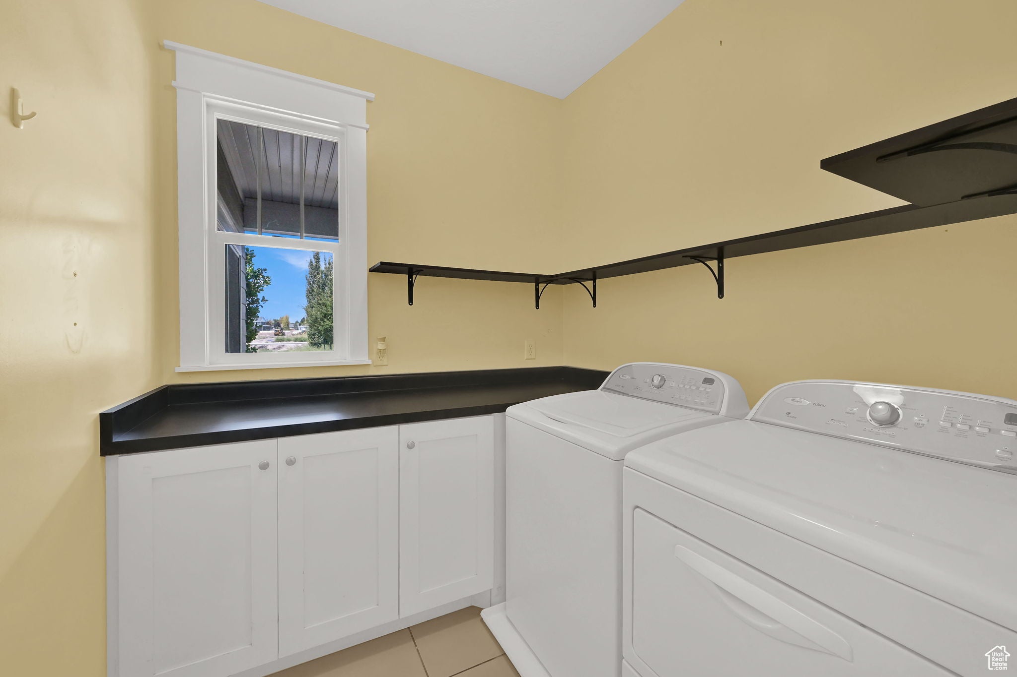 Farmington, Utah, 84025, United States, 5 Bedrooms Bedrooms, ,4 BathroomsBathrooms,Residential,Active,1850687