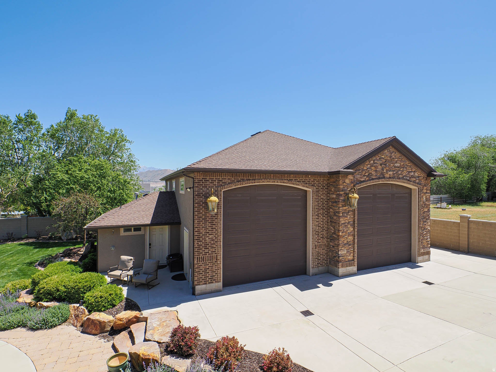 Bluffdale, Utah, 84065, United States, 5 Bedrooms Bedrooms, ,5 BathroomsBathrooms,Residential,Active,2030117