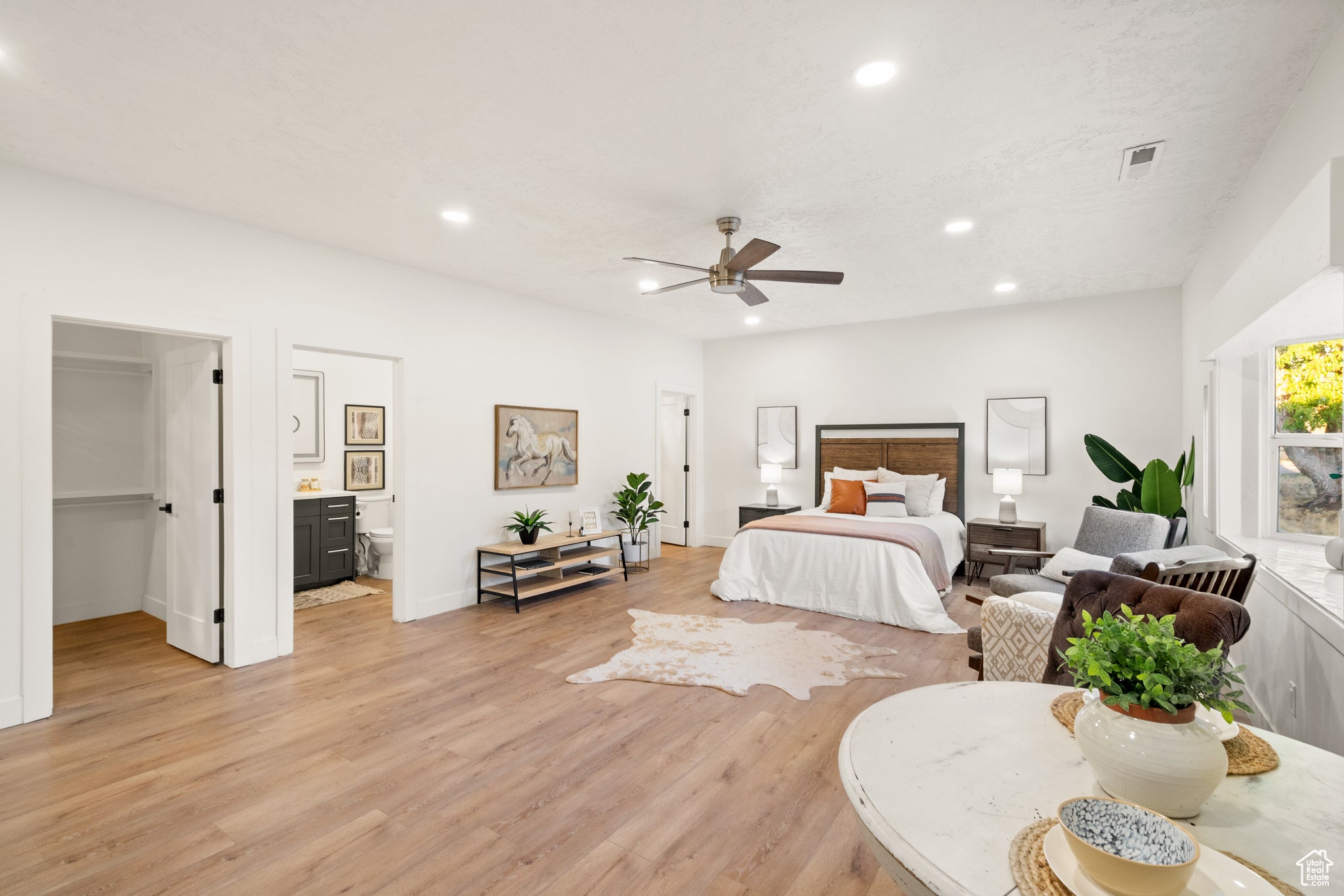 Huntsville, Utah, 84317, United States, 4 Bedrooms Bedrooms, ,3 BathroomsBathrooms,Residential,Active,1964495