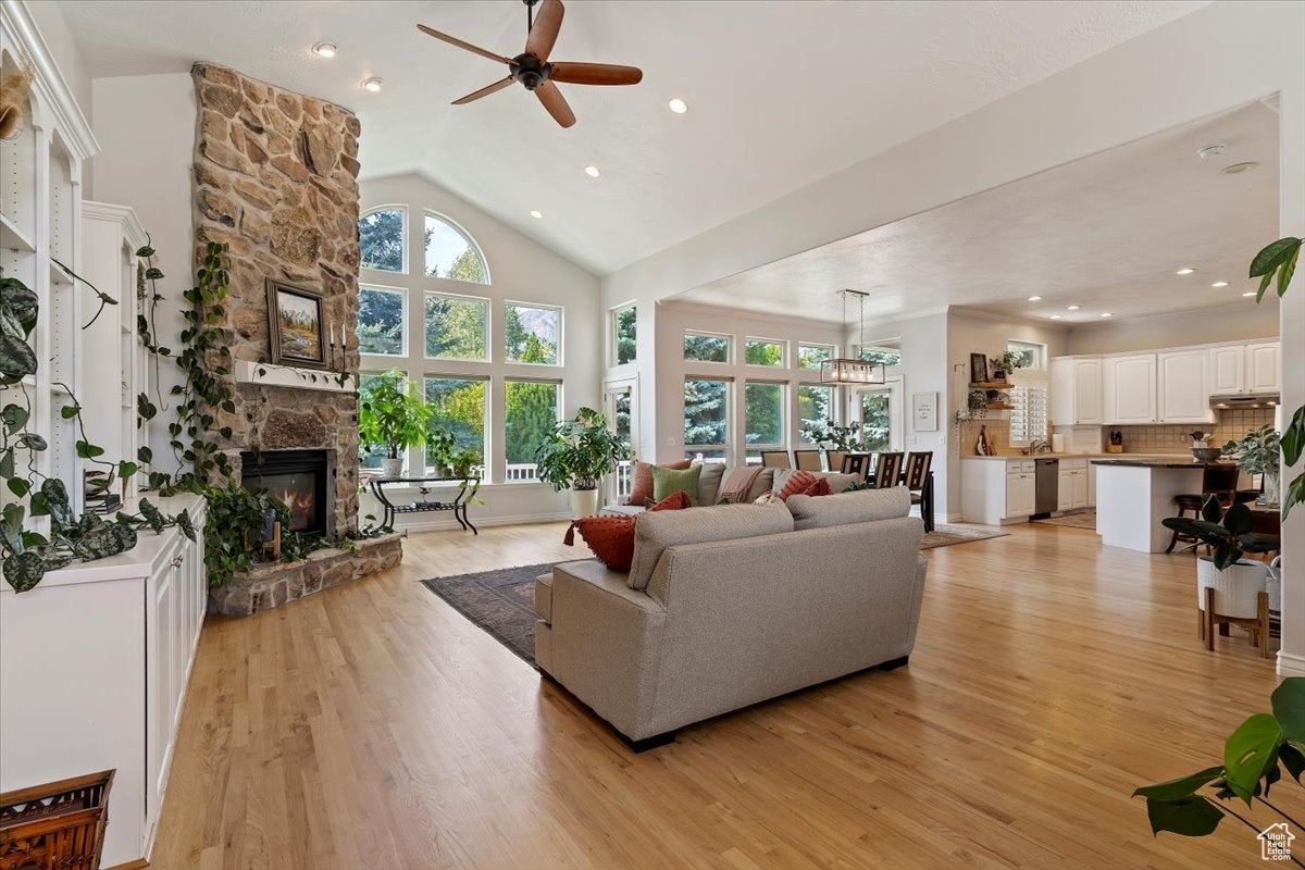 Mountain Green, Utah, 84050, United States, 5 Bedrooms Bedrooms, ,4 BathroomsBathrooms,Residential,Active,1936434