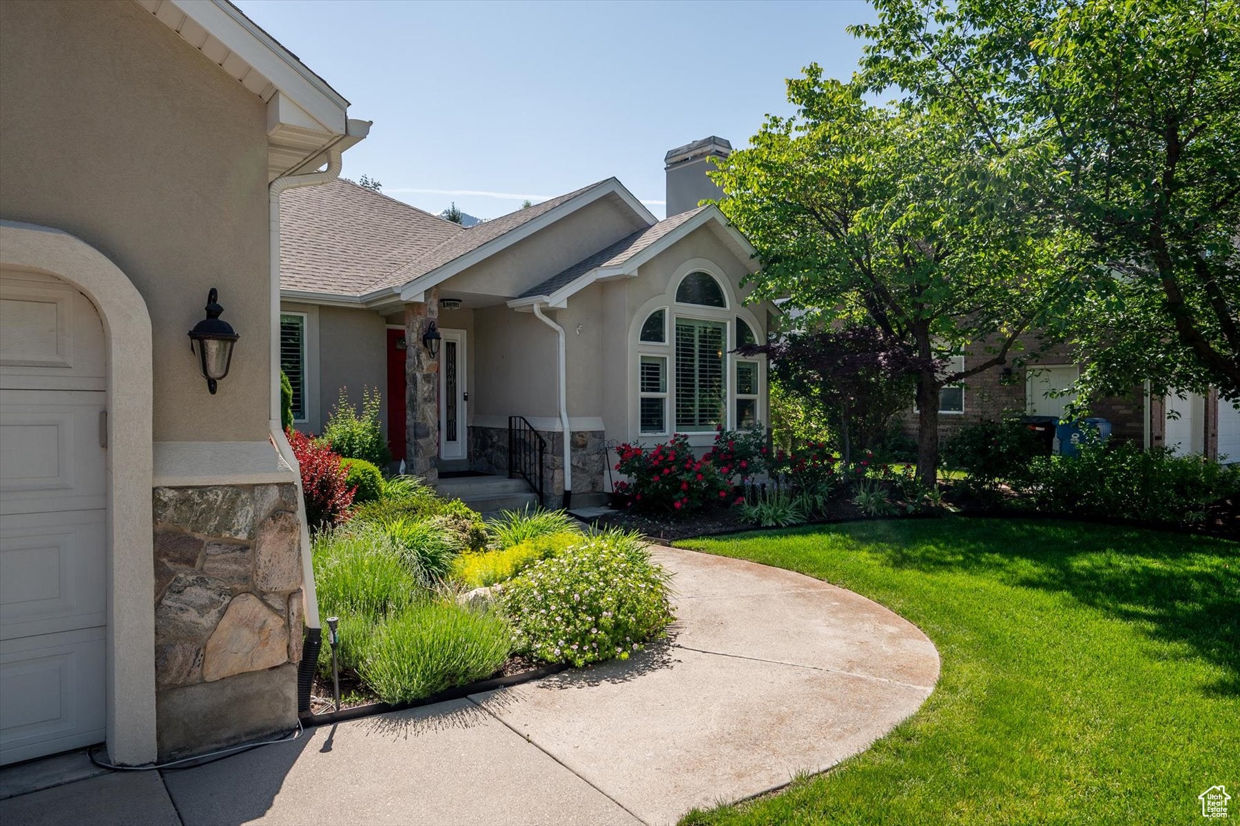 Cottonwood Heights, Utah, 84121, United States, 6 Bedrooms Bedrooms, ,3 BathroomsBathrooms,Residential,Active,1964287