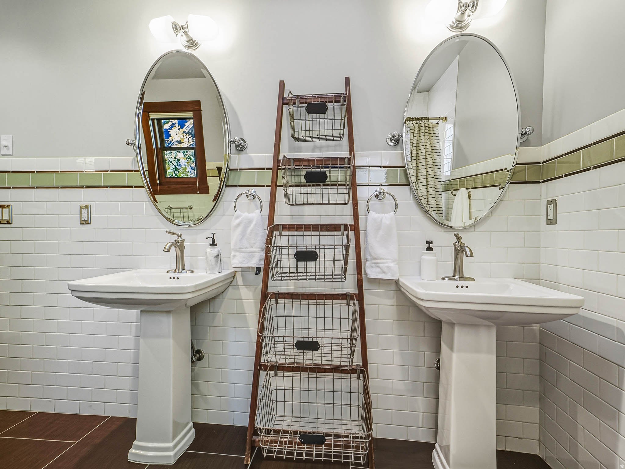 Salt Lake City, Utah, 84105, United States, 6 Bedrooms Bedrooms, ,4 BathroomsBathrooms,Residential,Active,2000214