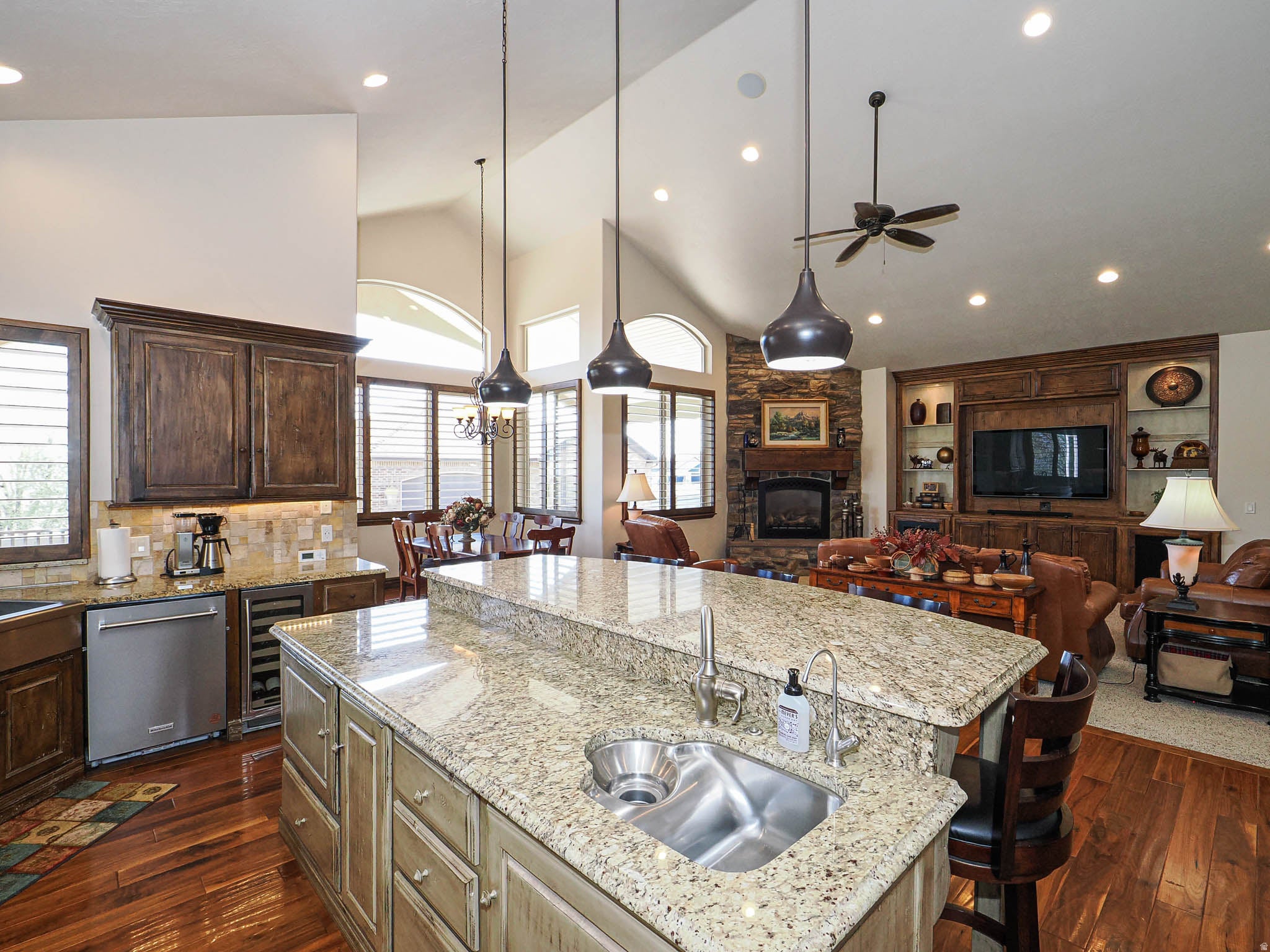 Bluffdale, Utah, 84065, United States, 5 Bedrooms Bedrooms, ,5 BathroomsBathrooms,Residential,Active,2030117