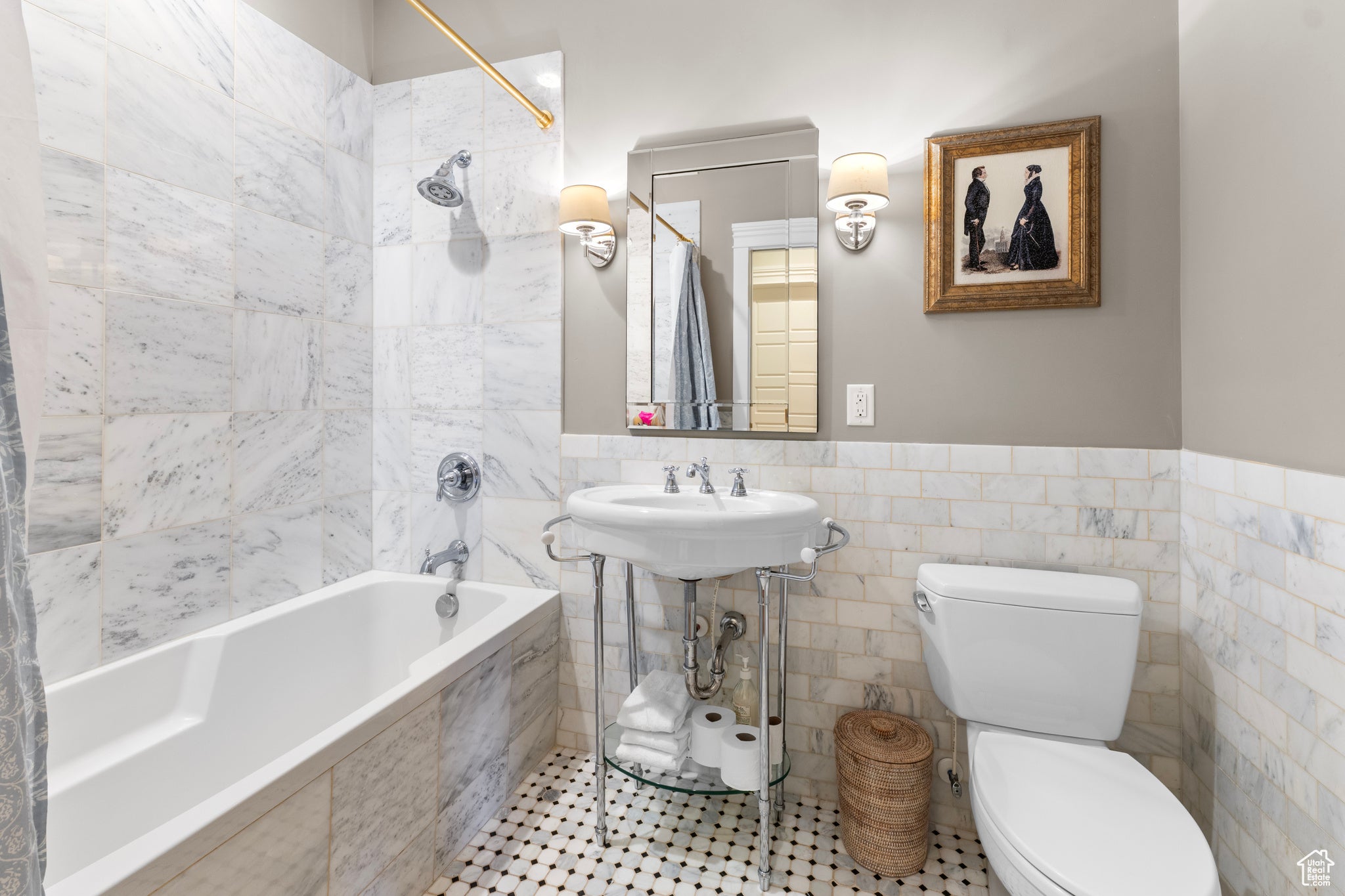 Farmington, Utah, 84025, United States, 6 Bedrooms Bedrooms, ,5 BathroomsBathrooms,Residential,Active,1853229