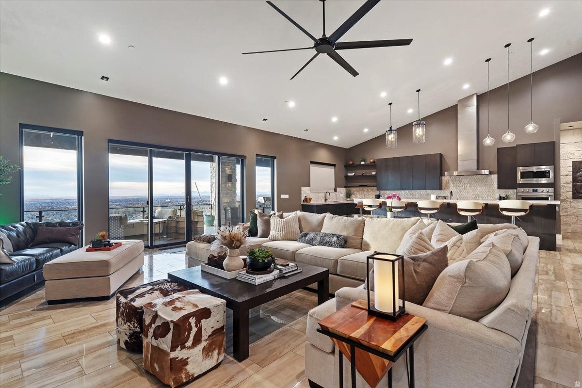 Fruit Heights, Utah, 84037, United States, 4 Bedrooms Bedrooms, ,3 BathroomsBathrooms,Residential,Active,1986894