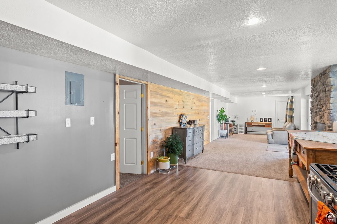 West Point, Utah, 84015, United States, 6 Bedrooms Bedrooms, ,2 BathroomsBathrooms,Residential,Active,1964251