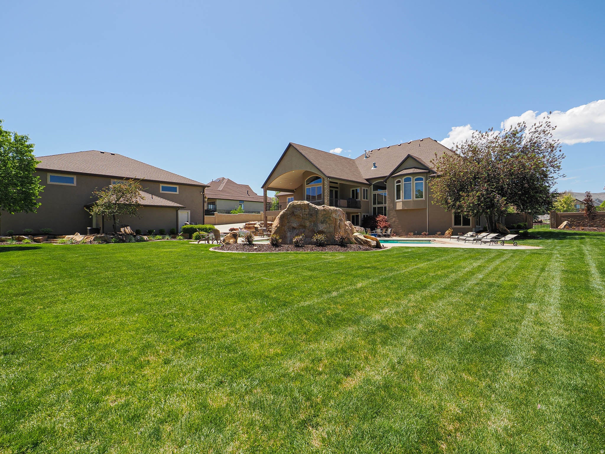 Bluffdale, Utah, 84065, United States, 5 Bedrooms Bedrooms, ,5 BathroomsBathrooms,Residential,Active,2030117