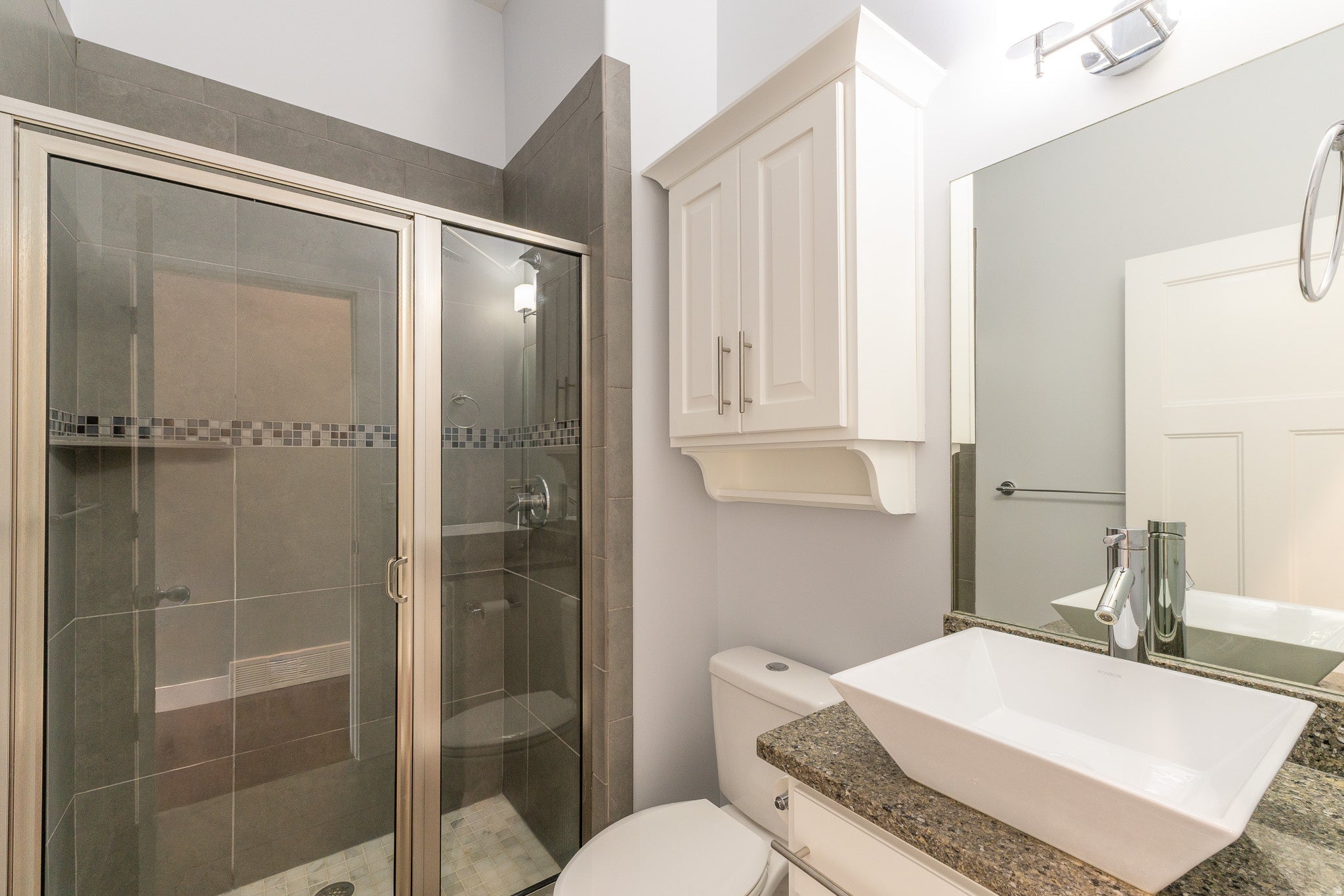 Fruit Heights, Utah, 84037, United States, 6 Bedrooms Bedrooms, ,5 BathroomsBathrooms,Residential,Active,2044980