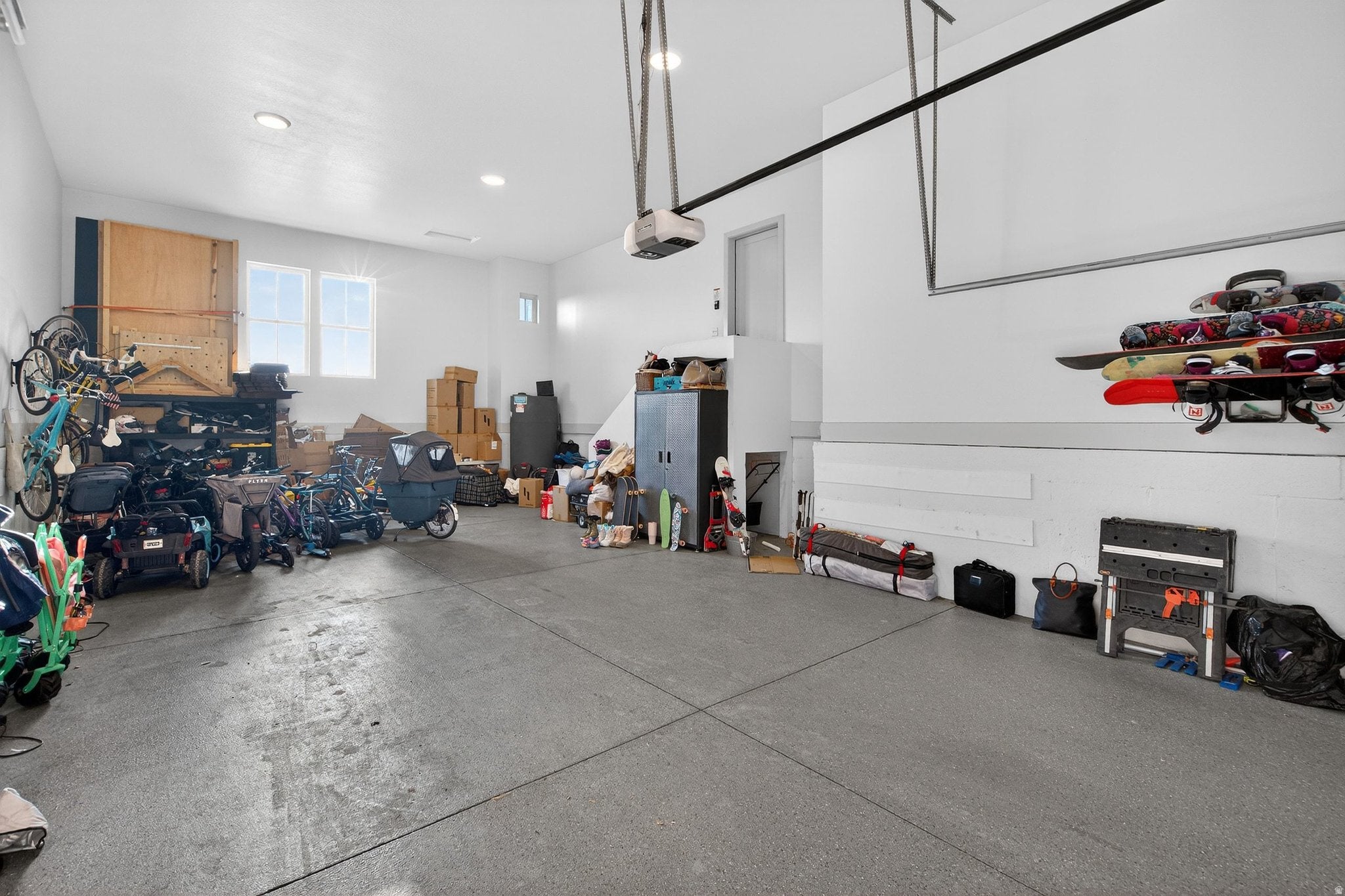 South Jordan, Utah, 84009, United States, 4 Bedrooms Bedrooms, ,4 BathroomsBathrooms,Residential,Active,2006892