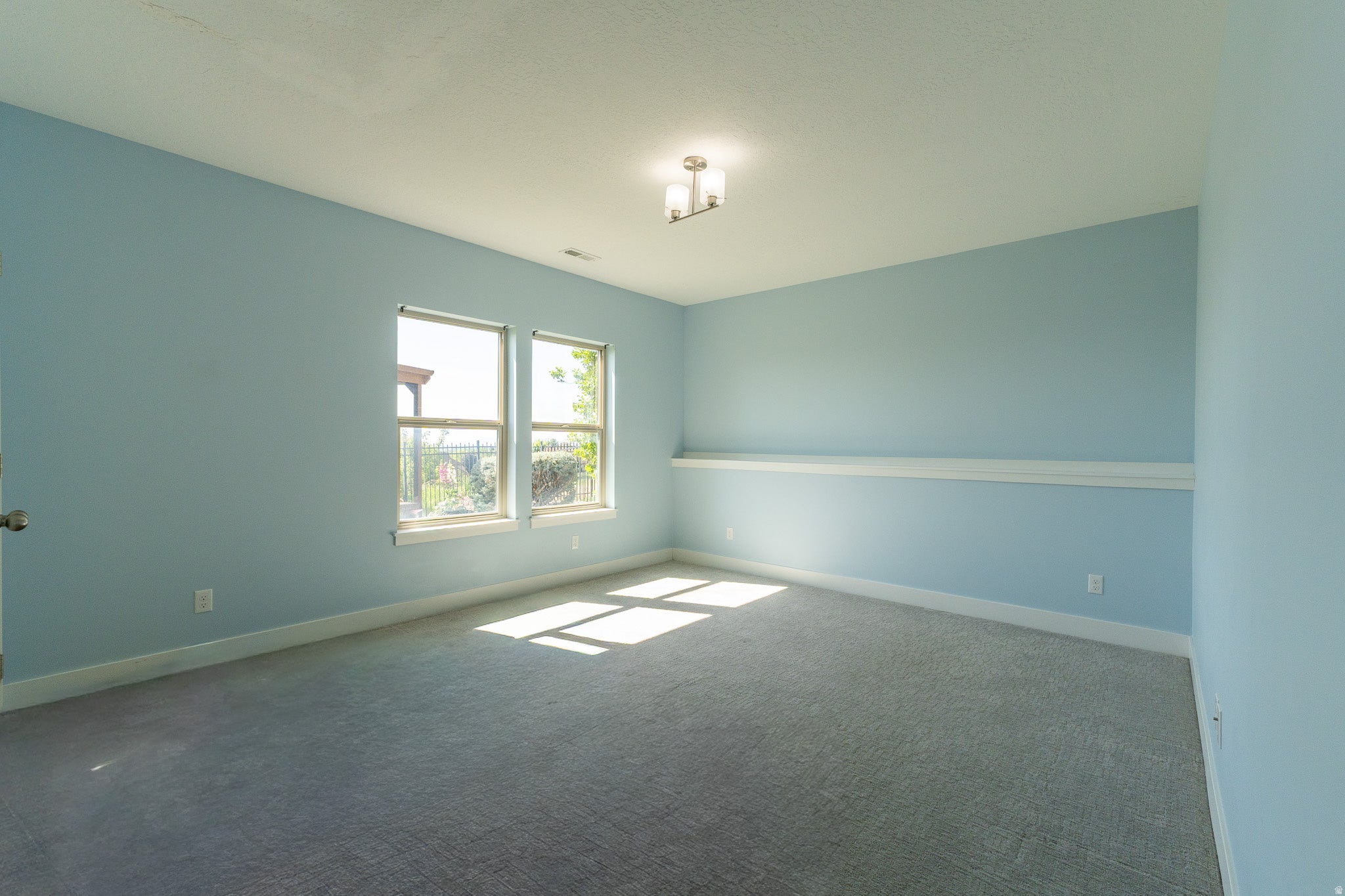 Fruit Heights, Utah, 84037, United States, 6 Bedrooms Bedrooms, ,5 BathroomsBathrooms,Residential,Active,2044980