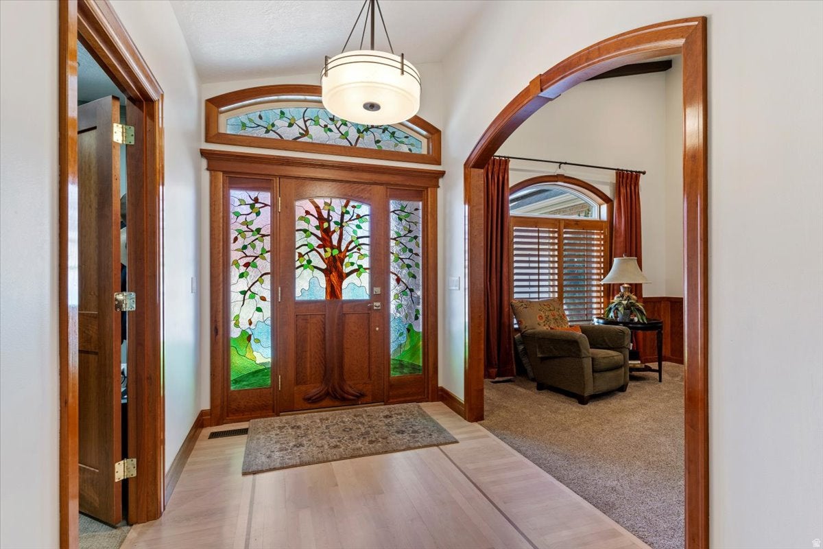 Mountain Green, Utah, 84050, United States, 5 Bedrooms Bedrooms, ,4 BathroomsBathrooms,Residential,Active,1972158