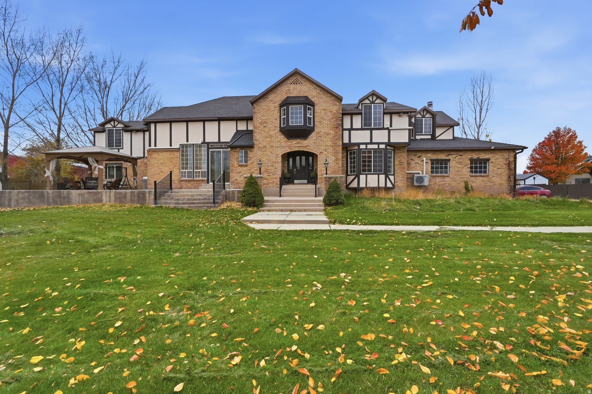 Bluffdale, Utah, 84065, United States, 10 Bedrooms Bedrooms, ,7 BathroomsBathrooms,Residential,Active,1990647